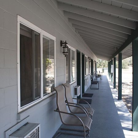 Black Hawk Lodge Coarsegold Exterior photo