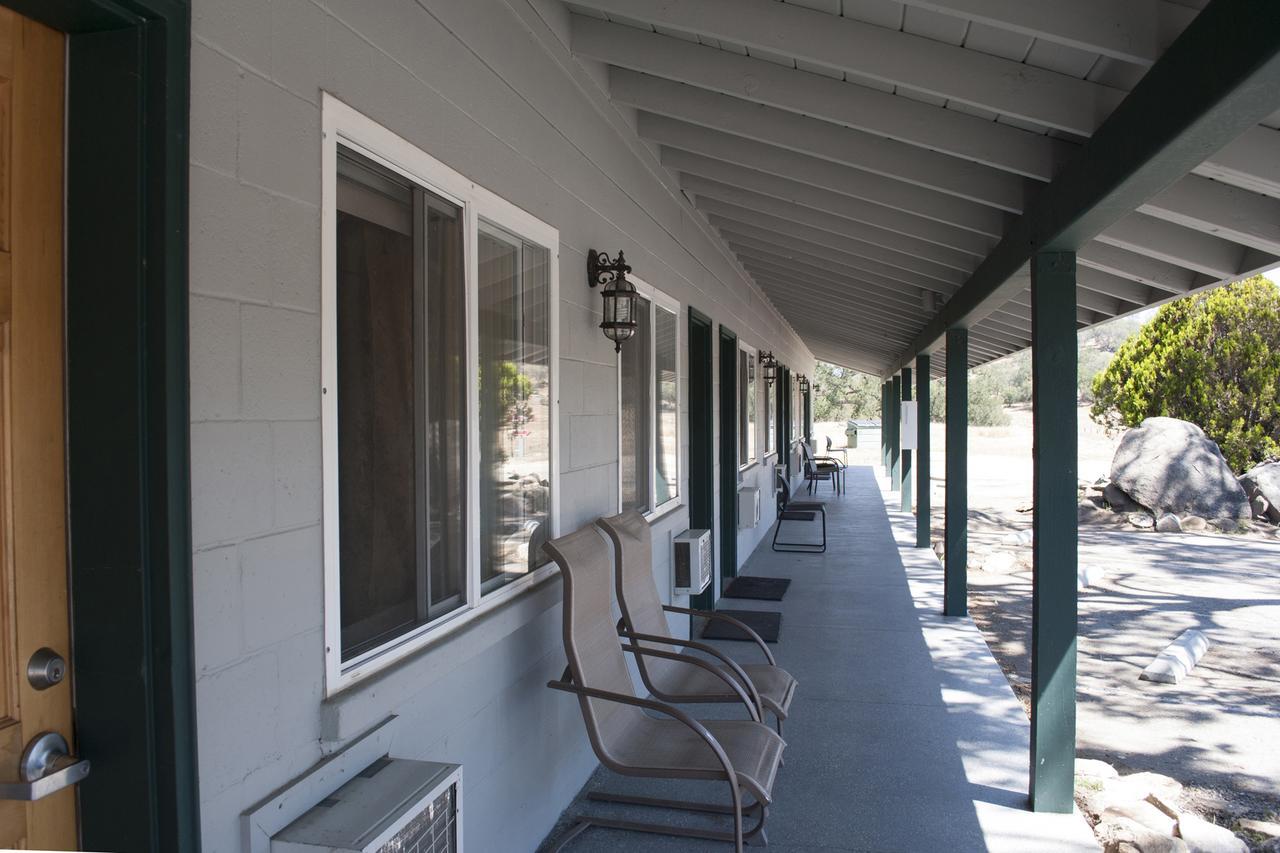 Black Hawk Lodge Coarsegold Exterior photo